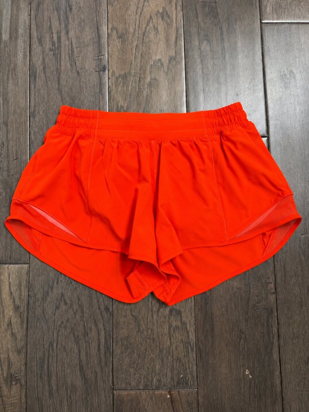 NEW Lululemon Hotty Hot Low-Rise Lined Short 2.5" Cherry Ember